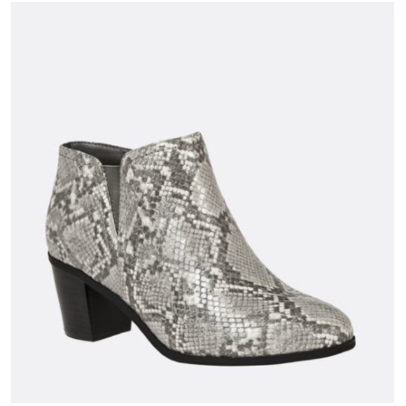 LAST TWO AVAILABLE!! - New Women’s Cloudwalkers Sexy Python Booties Size 8 - Picture 1 of 14